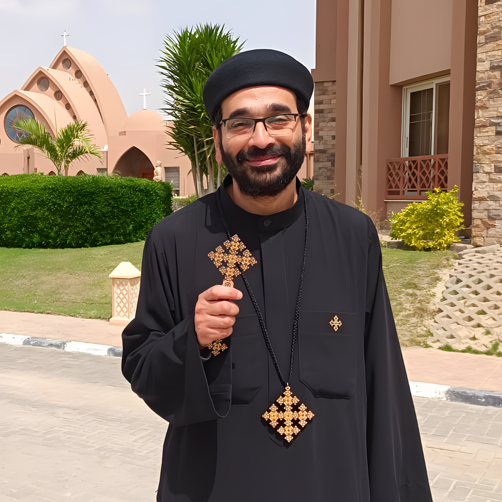 القس مكاريوس سمير